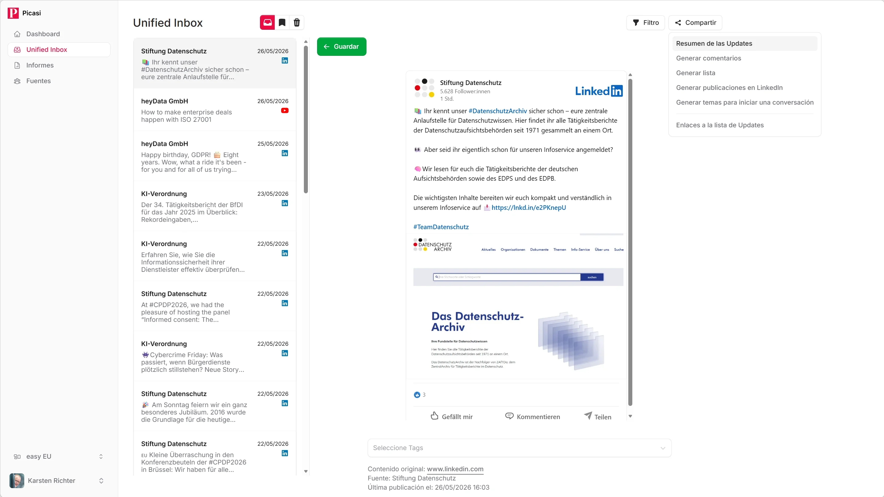 Ventana modal del generador de informes con selección de tipo: resumen, análisis, lista, publicaciones de LinkedIn y temas de conversación