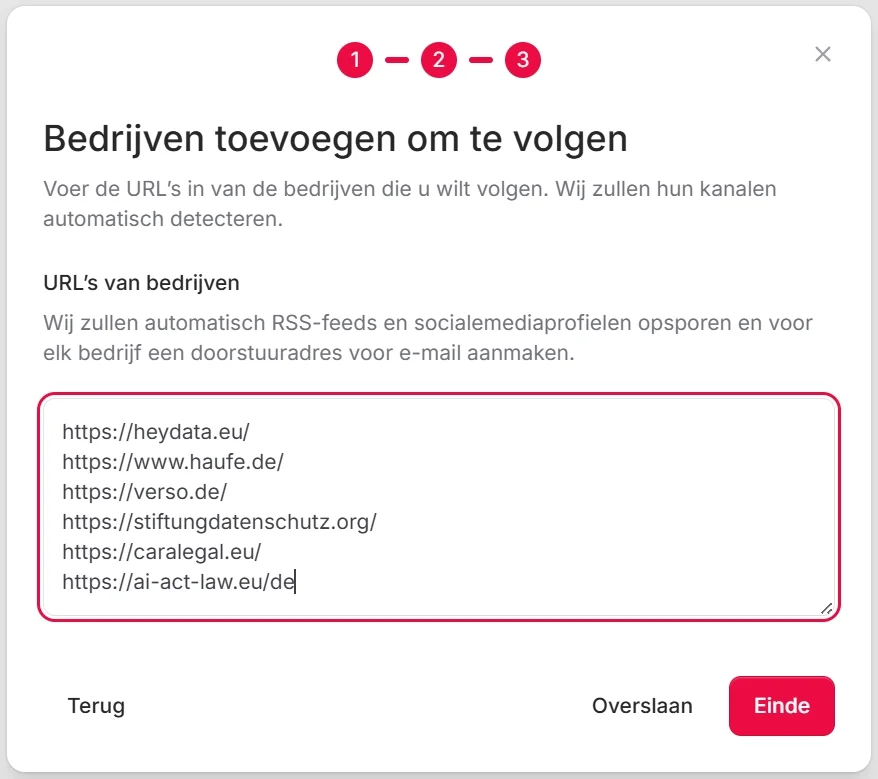 Onboarding wizard stap 2 met URL-invoerveld voor eerste concurrerende bronnen
