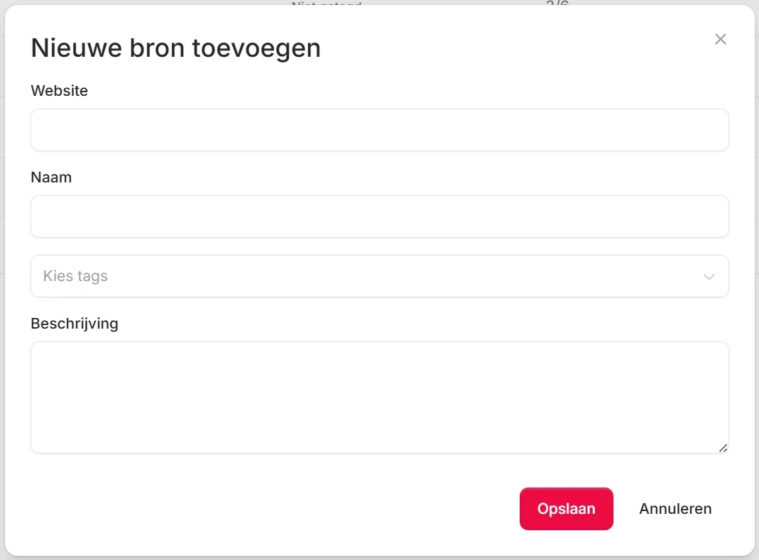 Ingevuld formulier voor het maken van een bron met ingevoerde URL, naam en knop Opslaan